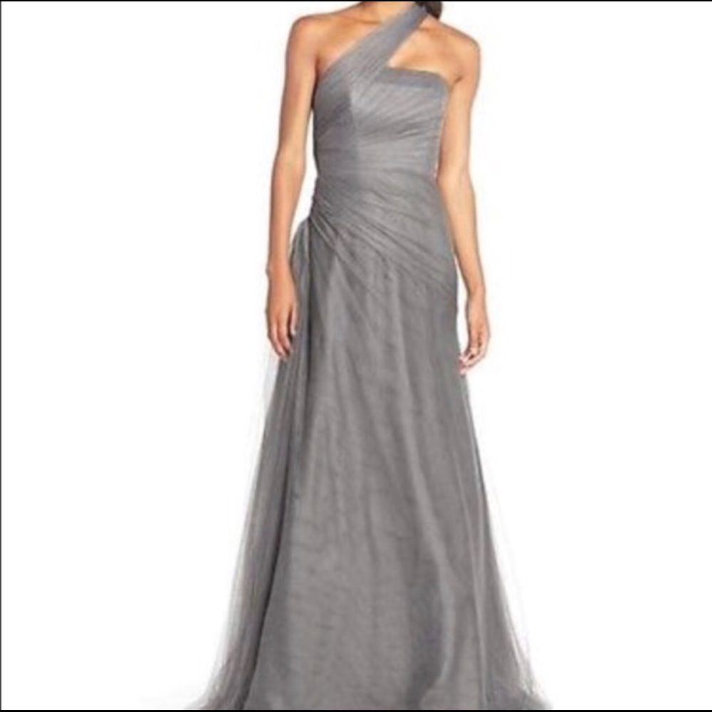 NWT Monique Lhuillier tule gown.